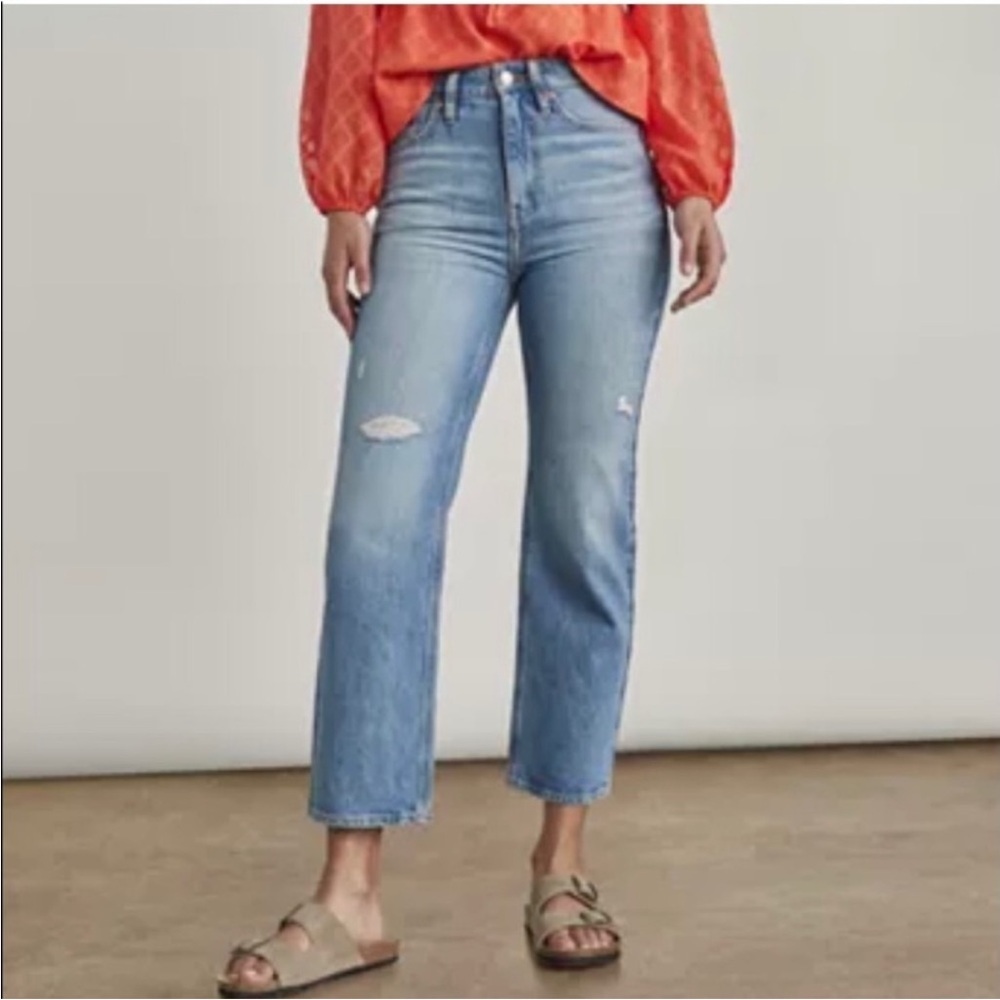 Elizabeth and James size 0 / 25 Distressed High Rise Crop Jeans